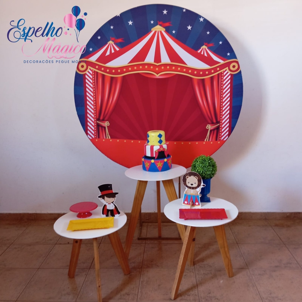  Circo  Mini Table - Espelhomagicopeguemonte