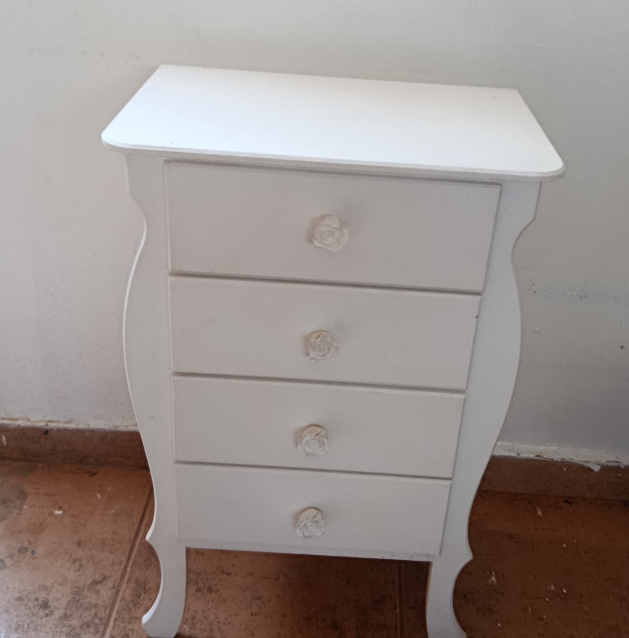 Cômoda Branca Com Gavetas  - Espelhomagicopeguemonte