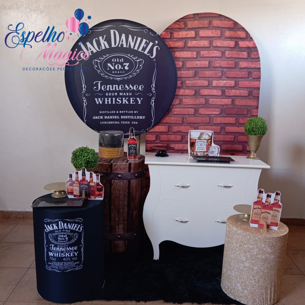 Whisk Com Painel Romano - Espelhomagicopeguemonte