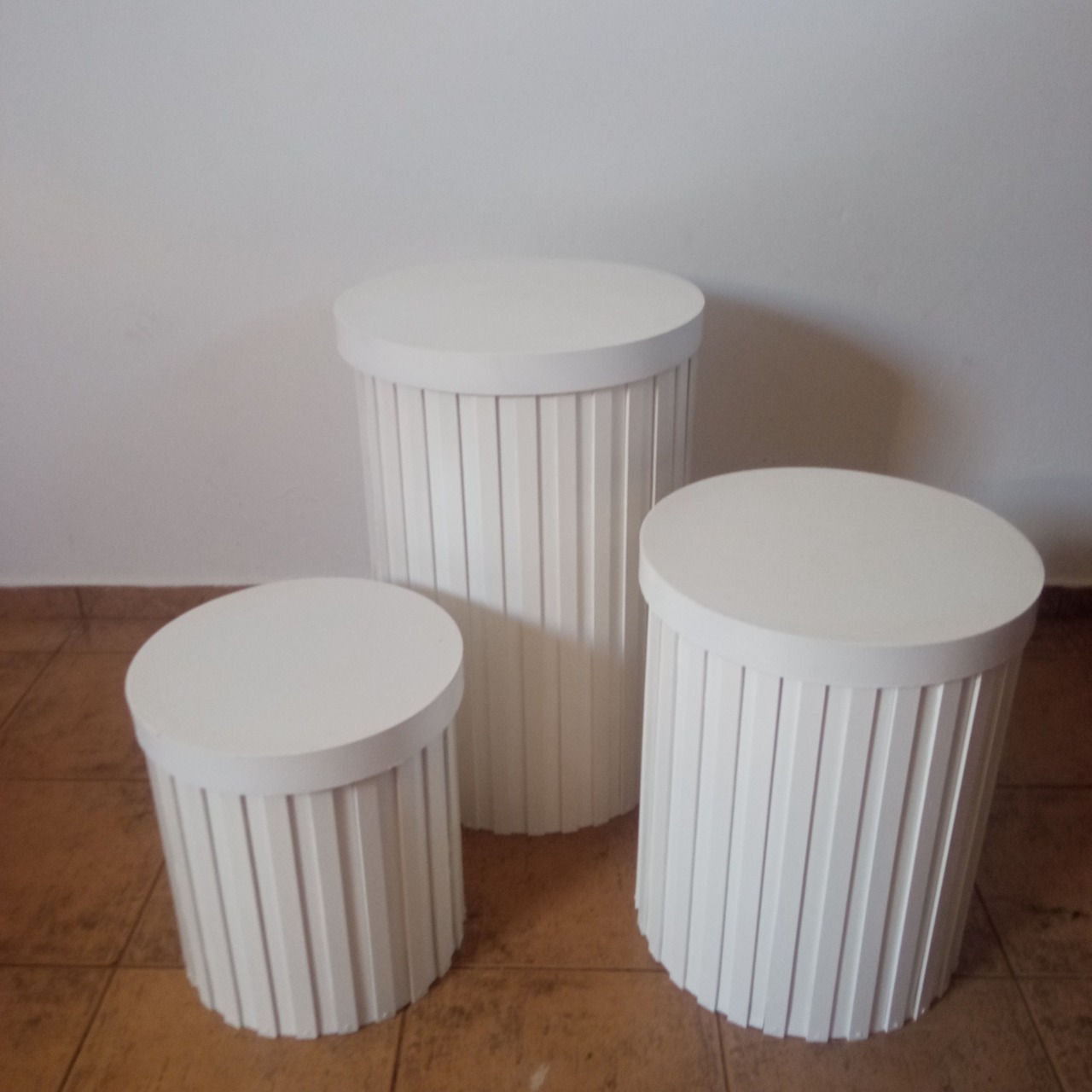 Trio de Cilindro Ripado Branco - Espelhomagicopeguemonte