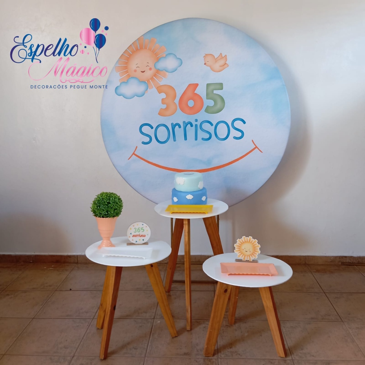365 Sorrisos Mini Table - Espelhomagicopeguemonte