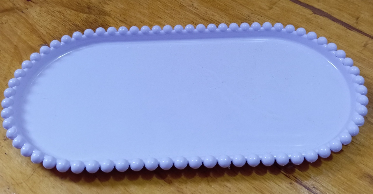 Bandeja Oval Bolinha Lilas Candy - Espelhomagicopeguemonte