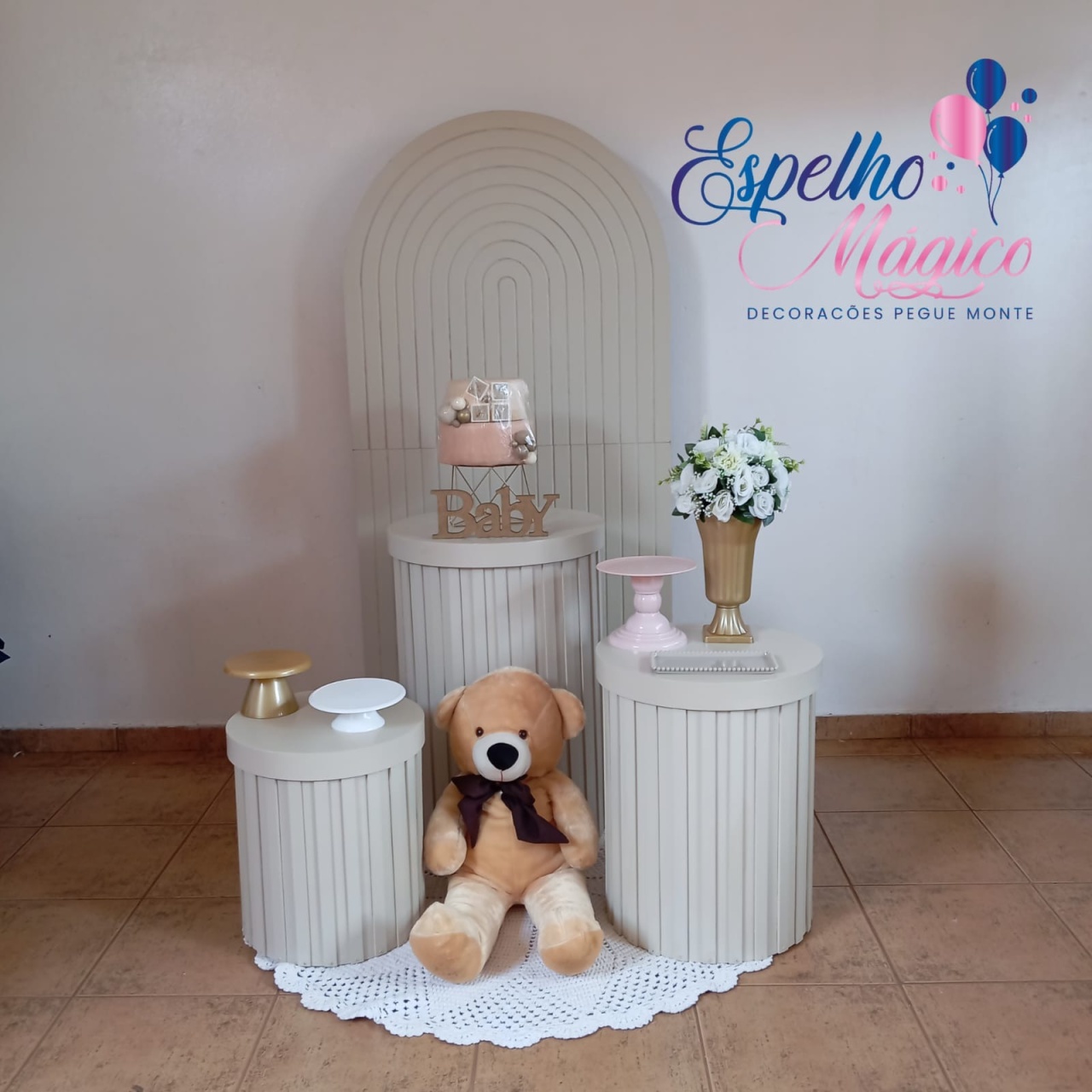 Chá de Bebê Bege Cilindro Ripado - Espelhomagicopeguemonte