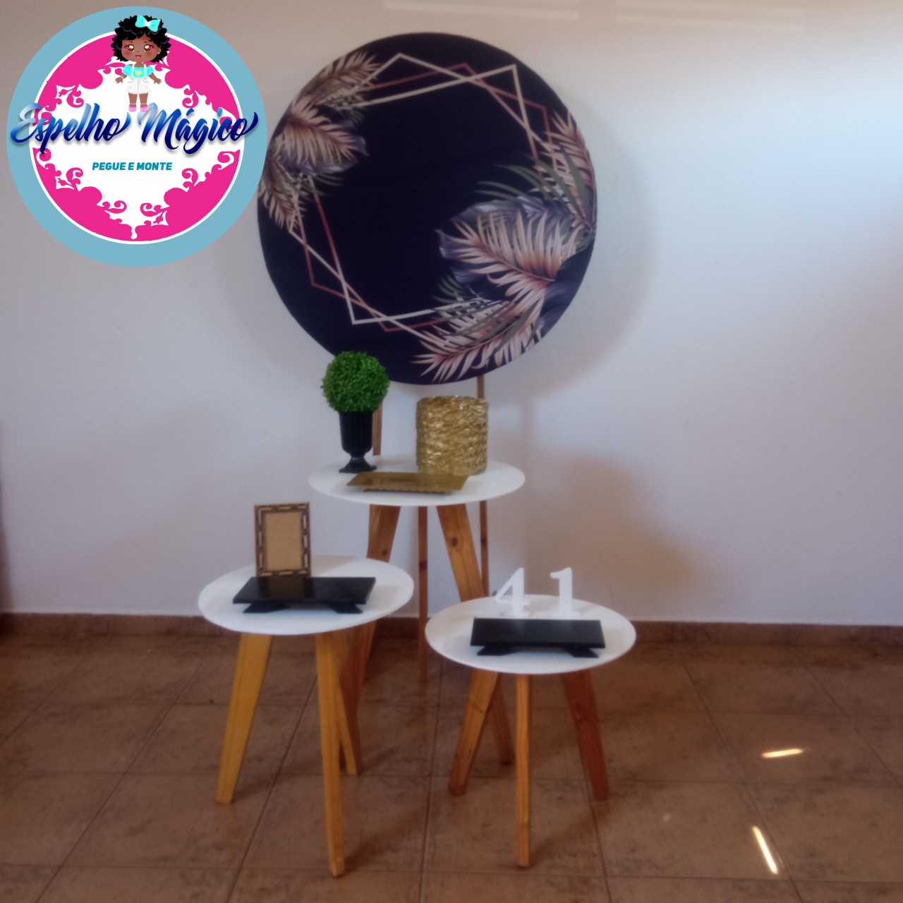 Mini Table Preto Folhagem Dourada - Espelhomagicopeguemonte