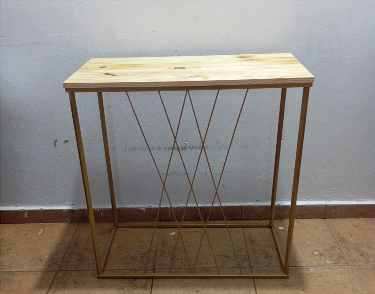Mesa Teia Gg Luxo Cruzada Dourada - Espelhomagicopeguemonte