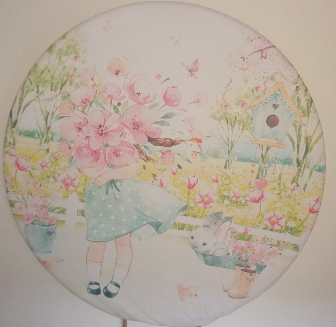 Capa Painel Menina No Jardim - Espelhomagicopeguemonte