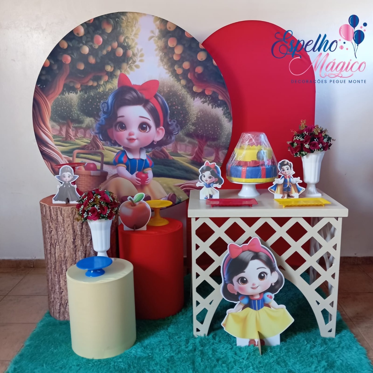Branca de Neve Cute  - Espelhomagicopeguemonte