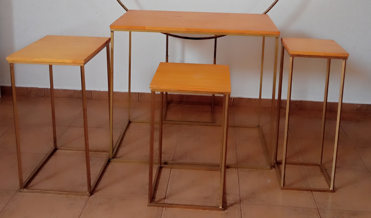 Quarteto Mesa Cubo Dourada - Espelhomagicopeguemonte