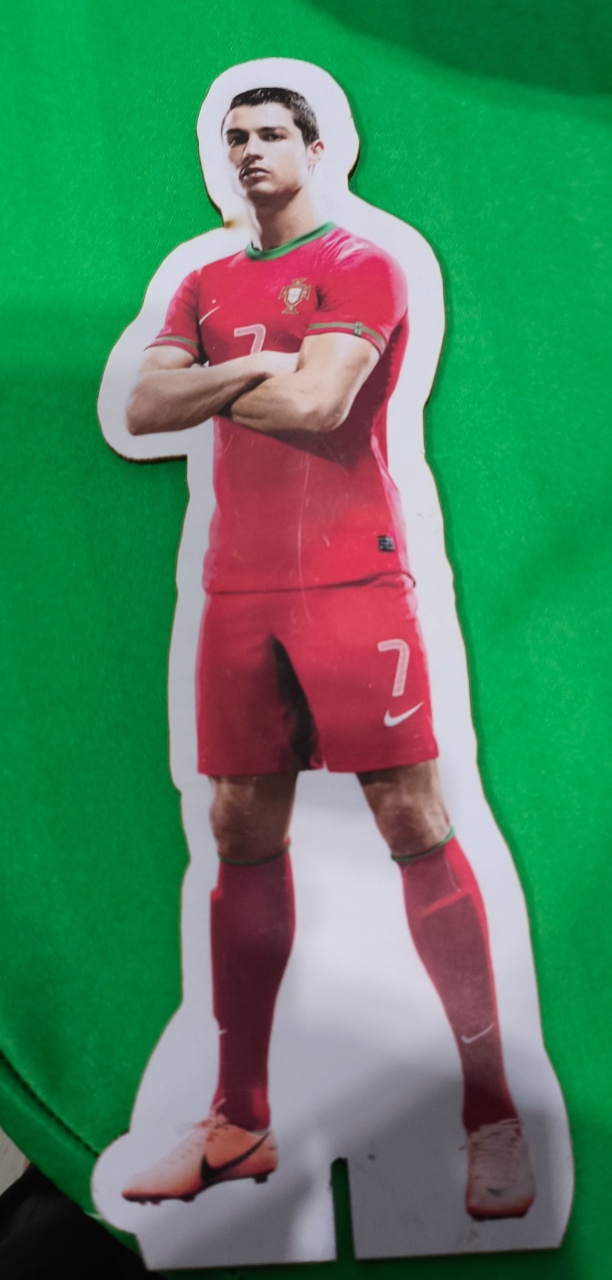 Display Cristiano Ronaldo de Mesa 20 Cm  - Baloesfeitosdesonhos 