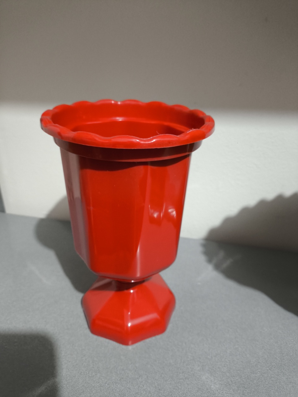Vaso Sextavado Vermelho 25Cm - Baloesfeitosdesonhos 