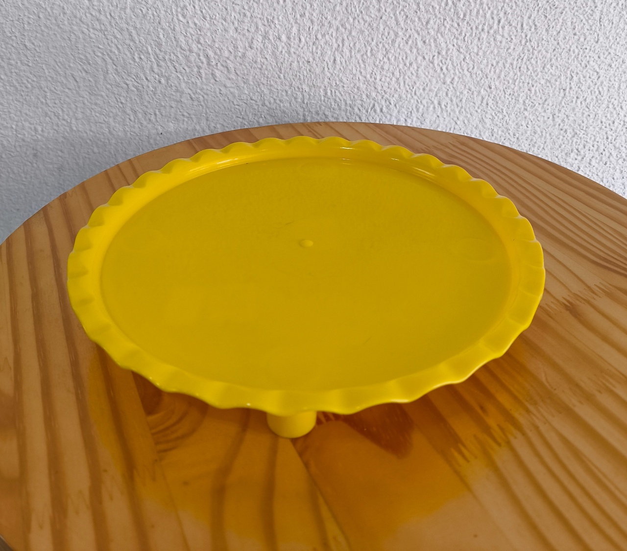 Doceira Amarela Boleada 23Cm , Com Pe Baixo  - Baloesfeitosdesonhos 