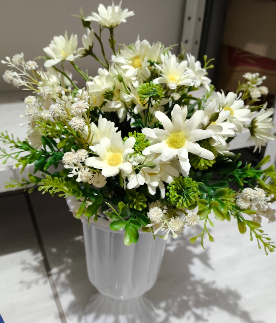 Arranjo Floral Margarida Branca - Baloesfeitosdesonhos 