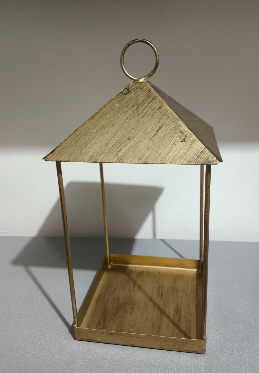Luminária Aramada Dourada Com Base Fechada 20Cm Altura  - Baloesfeitosdesonhos 