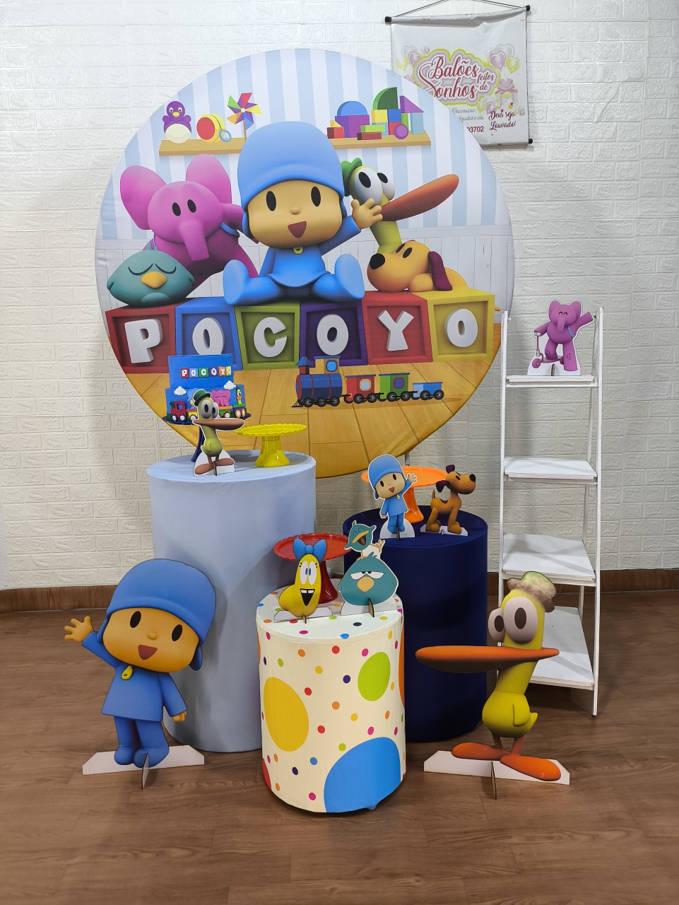 Kit Mini Table Pocoyo+ Escadinha - Baloesfeitosdesonhos 
