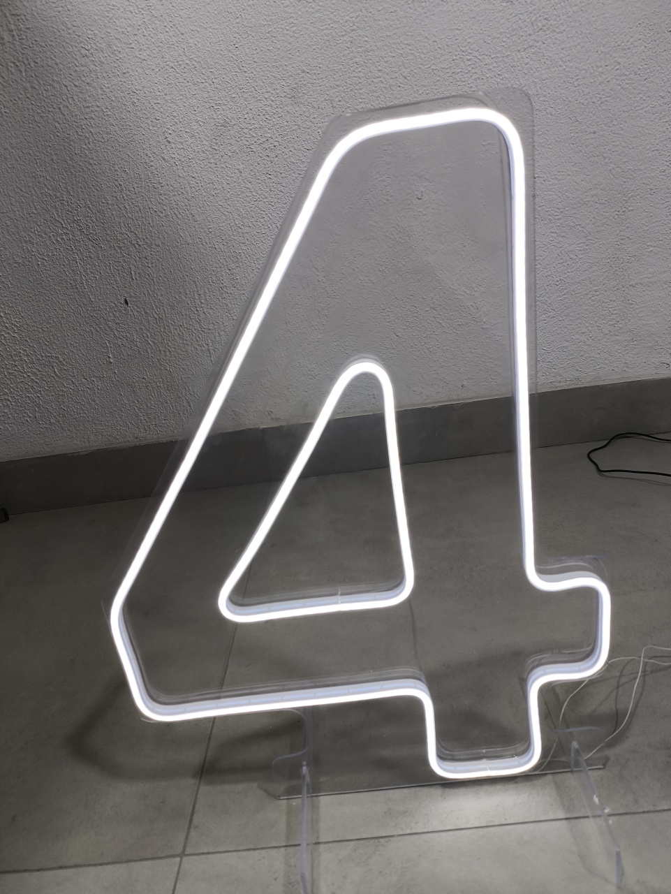 Led Número 4 Frio Branco 0.60Cm - Baloesfeitosdesonhos 