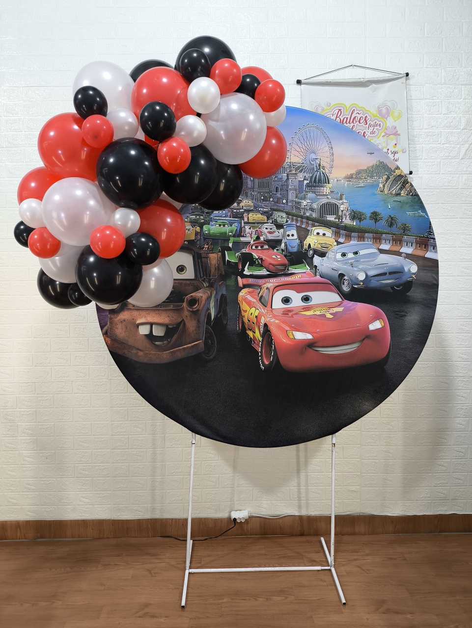 Mini Arco de Bexiga Preto Branco E Vermelho - Baloesfeitosdesonhos 