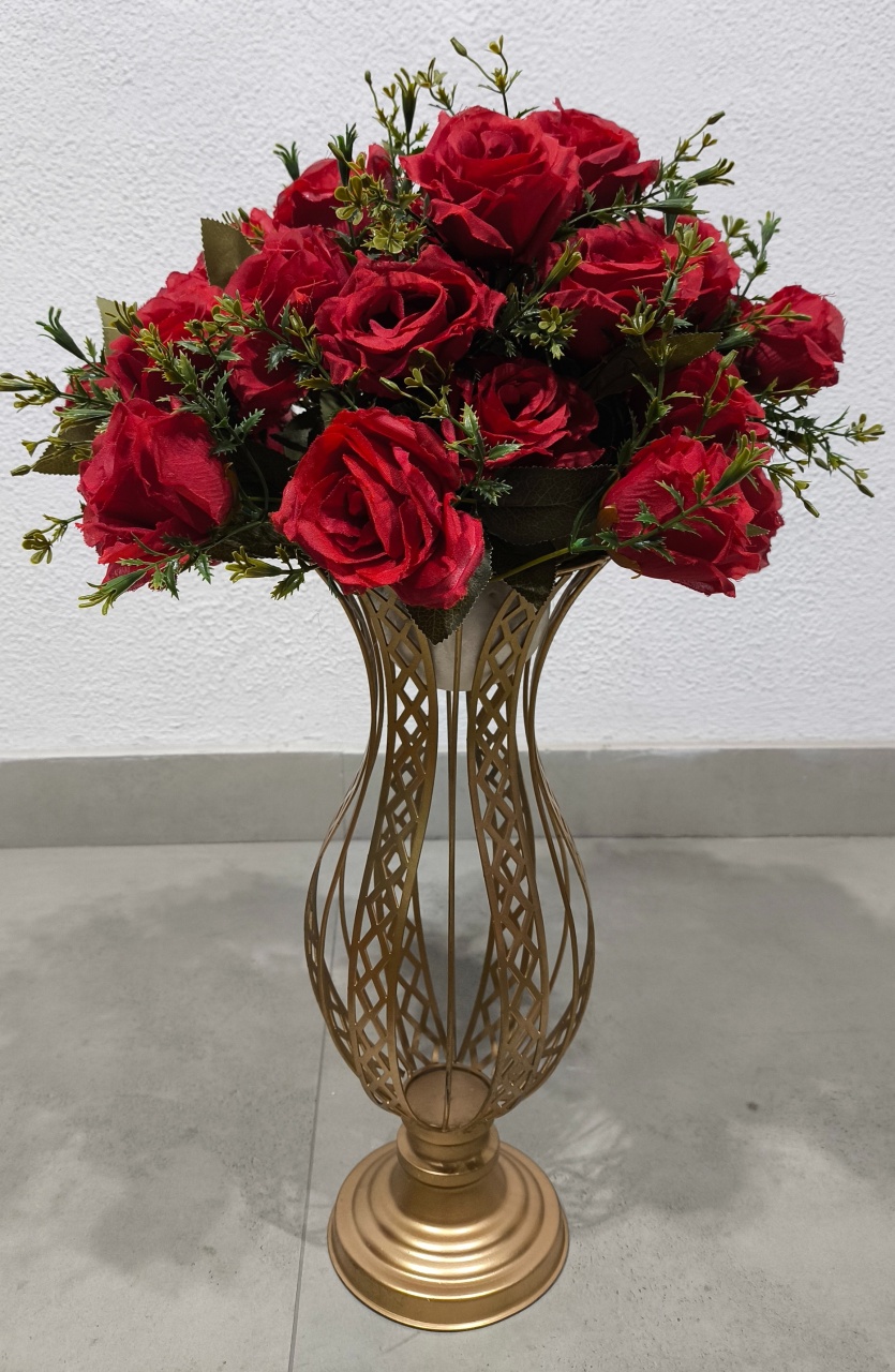 Arranjo de Flores Rosas Vermelhas -G - Baloesfeitosdesonhos 