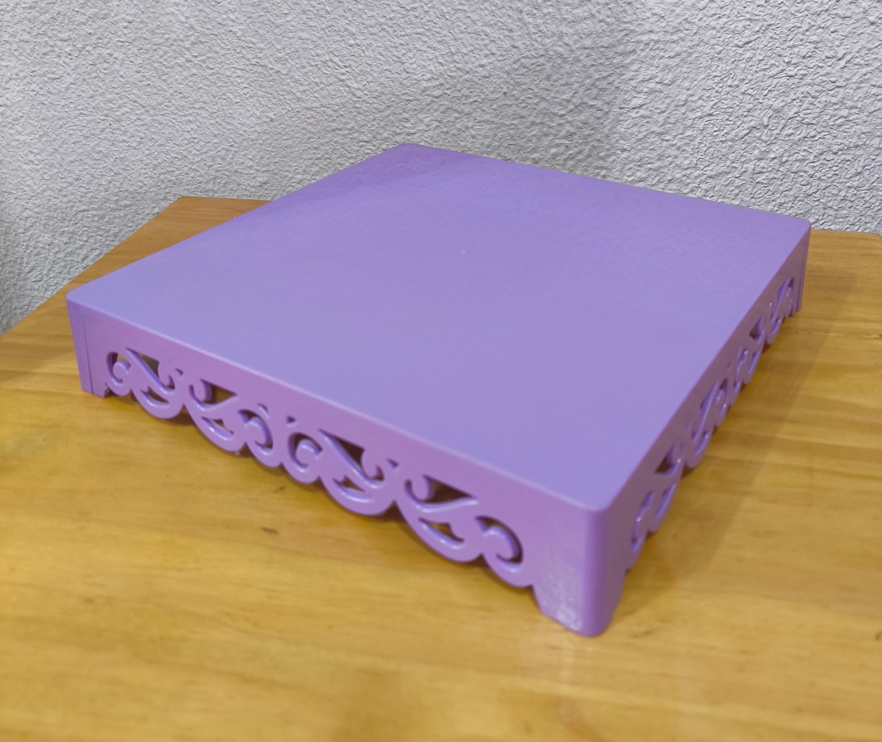 Doceira Lilás Quadrada Arabesco 25Cm - Baloesfeitosdesonhos 