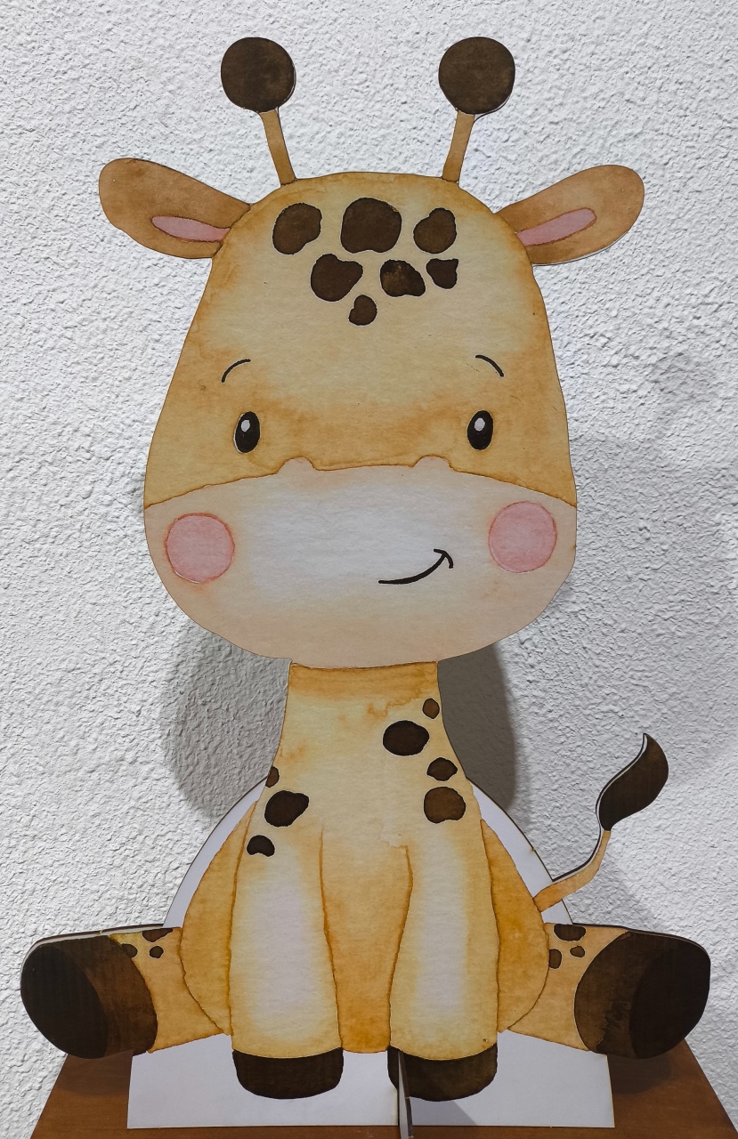 Display 50Cm, Girafa Cut - Baloesfeitosdesonhos 