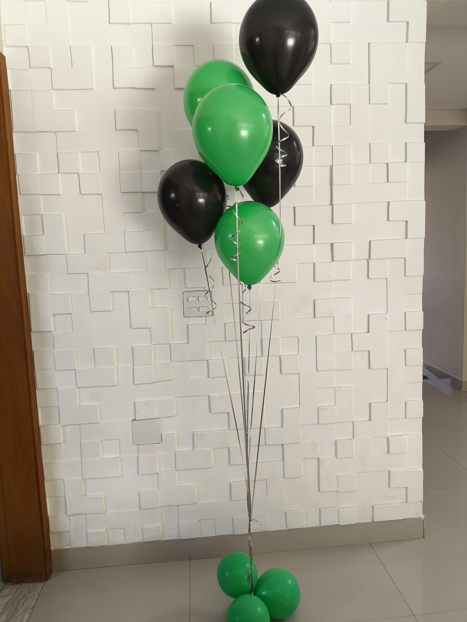 Arranjo 6 Baloes Flutuante Preto E Verde - Baloesfeitosdesonhos 