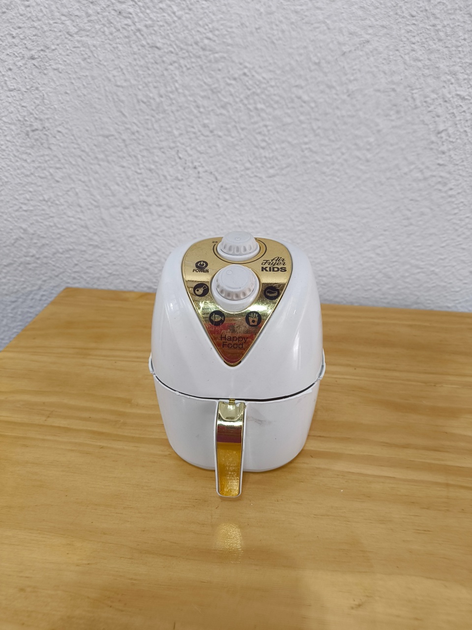 Mini Airfryer Branca E Dourado  - Baloesfeitosdesonhos 