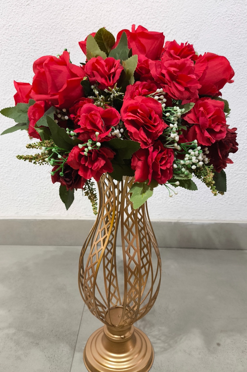 Arranjo de Flores Vermelhas G - Baloesfeitosdesonhos 