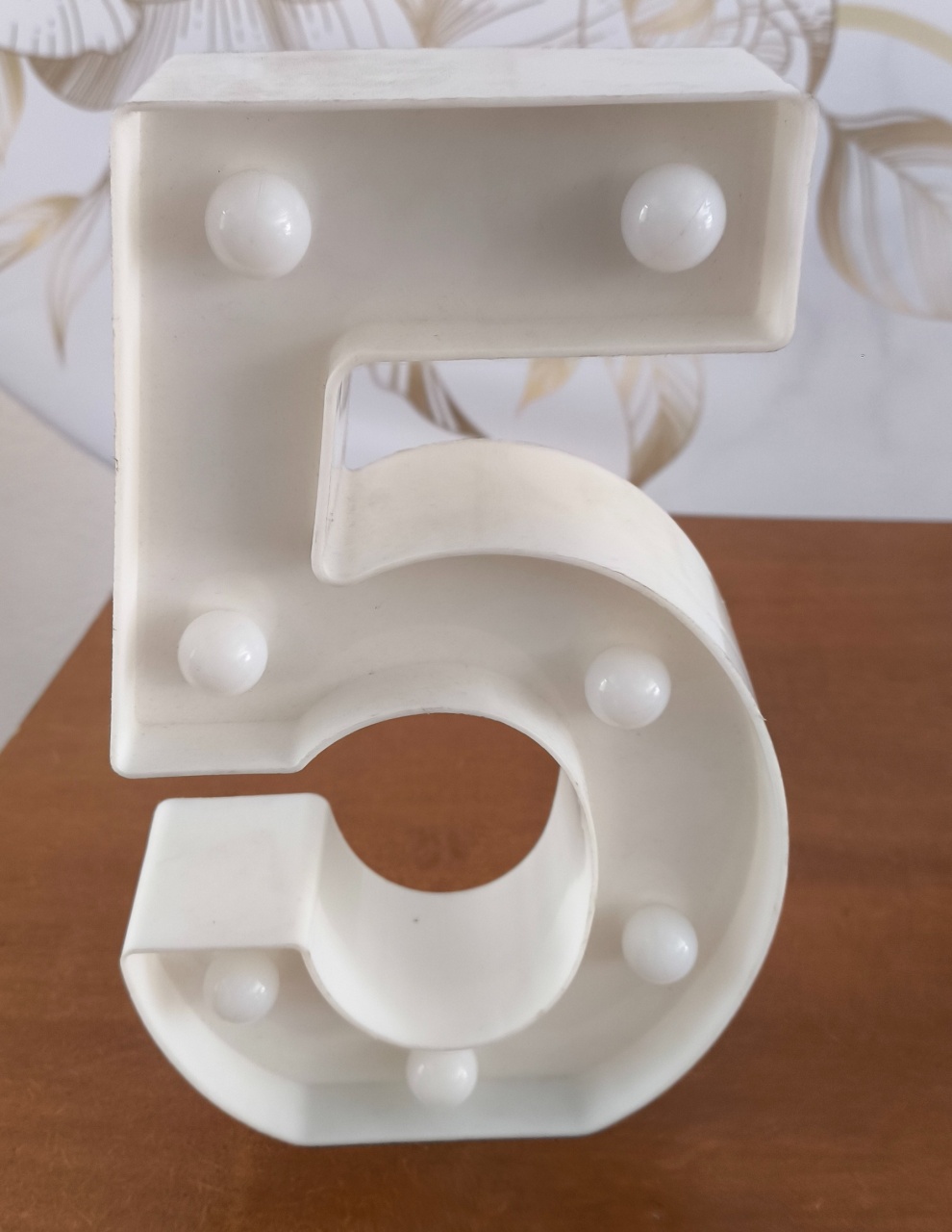 Número 5 Luminária de Mesa  - Baloesfeitosdesonhos 