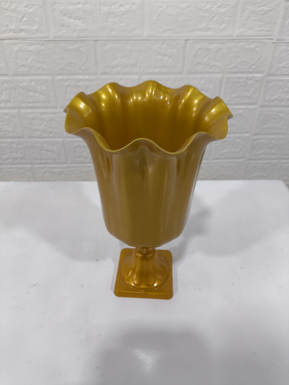 Vaso Dourado Pétala 35 Cm Alt - Baloesfeitosdesonhos 