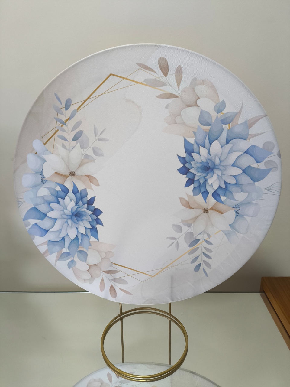 Painel de Mesa 50X50 Floral Azul E Branco  - Baloesfeitosdesonhos 