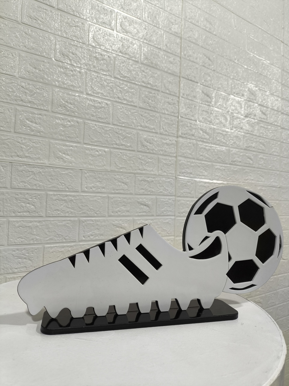 Display Chuteira Com Bola Branca E Preta 3D - Baloesfeitosdesonhos 