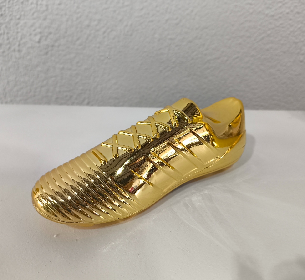 Enfeite Chuteira de Ouro 12Cm - Baloesfeitosdesonhos 