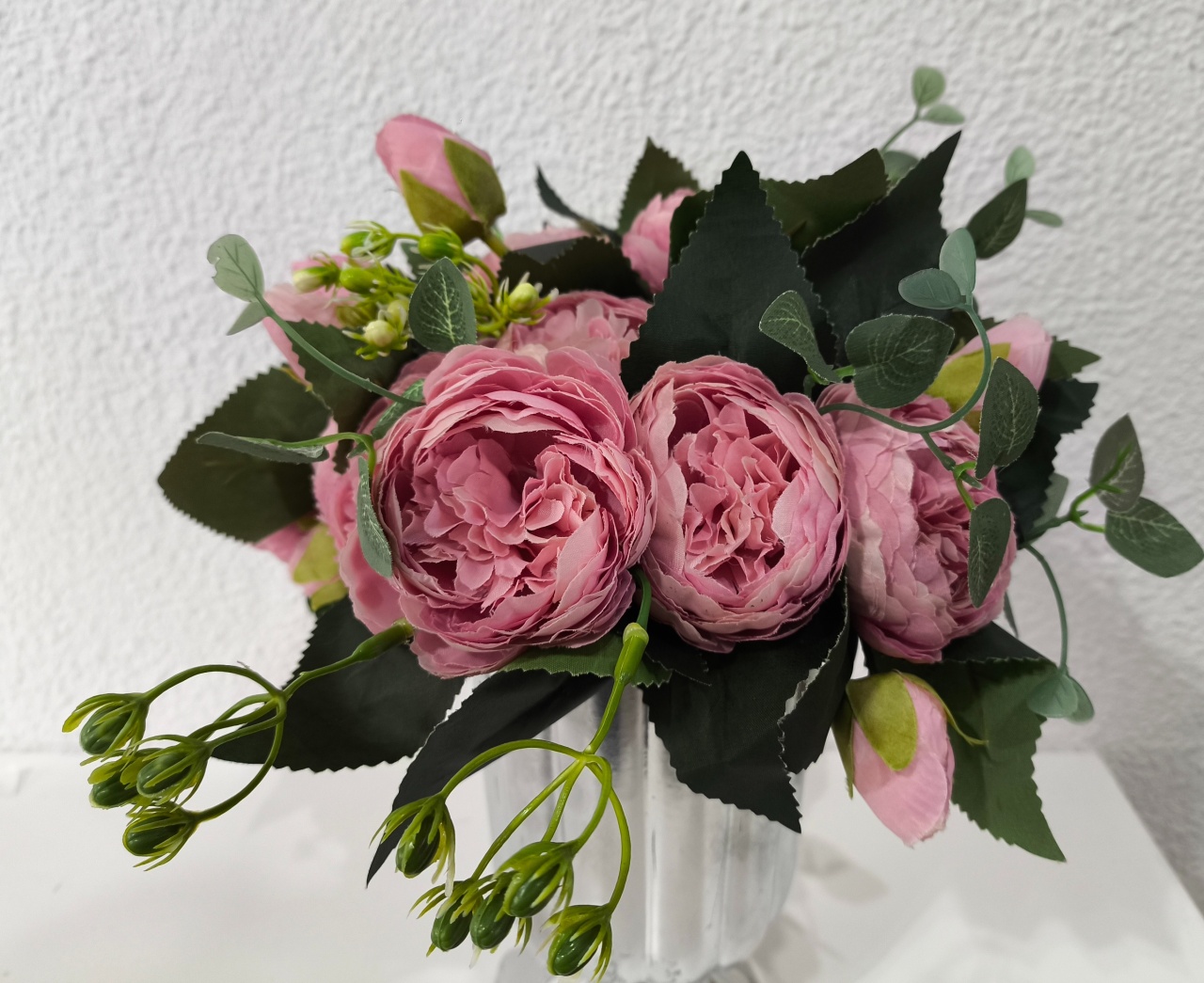 Arranjo de Flores Rosas, Peônias Artificiais  - Baloesfeitosdesonhos 