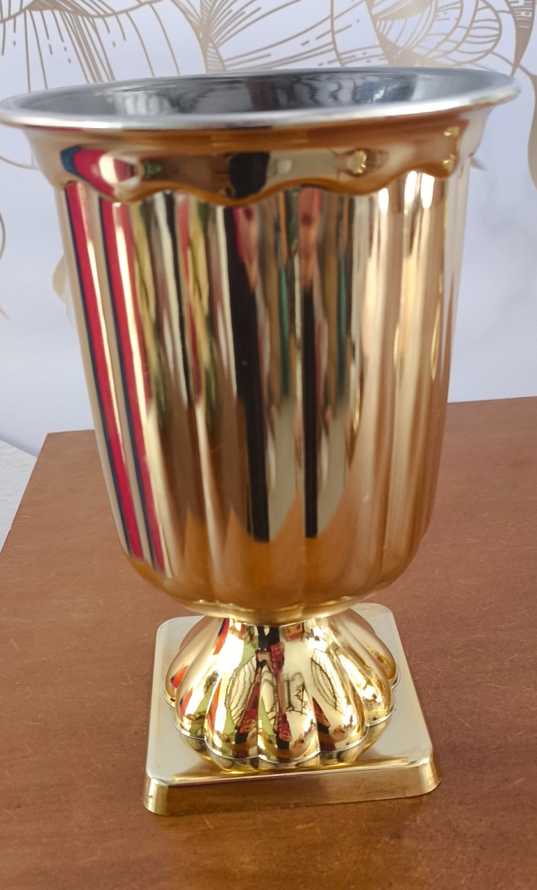 Vaso Dourado  - Baloesfeitosdesonhos 