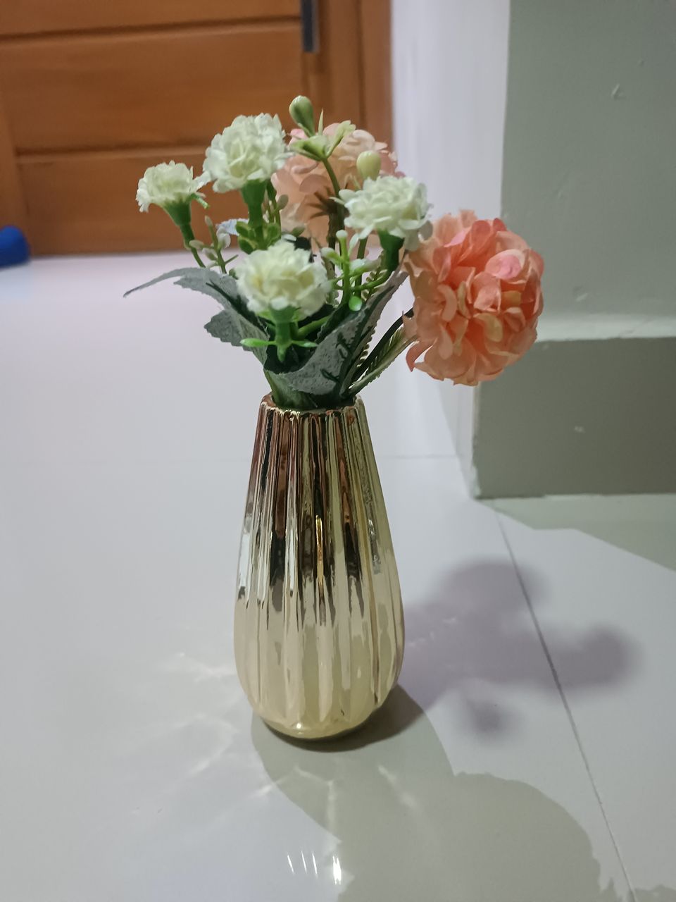 Vaso Flor de Porcelana Dourado Pp - Baloesfeitosdesonhos 