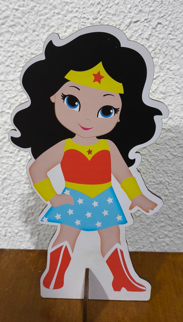 Display 30Cm, Mulher Maravilha Saia Clara 3 - Baloesfeitosdesonhos 