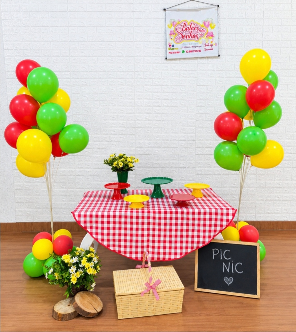 Kit Mesa Bolo 0.60 Alt X 1M Comprimento Pic Nic Com Dois Suportes de Bexiga - Baloesfeitosdesonhos 