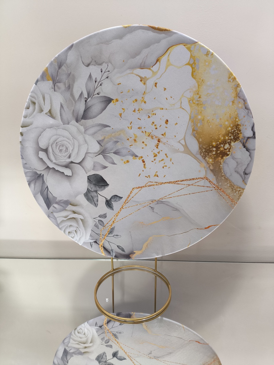 Mini Painel Floral Branco E Dourado 50X50 - Baloesfeitosdesonhos 