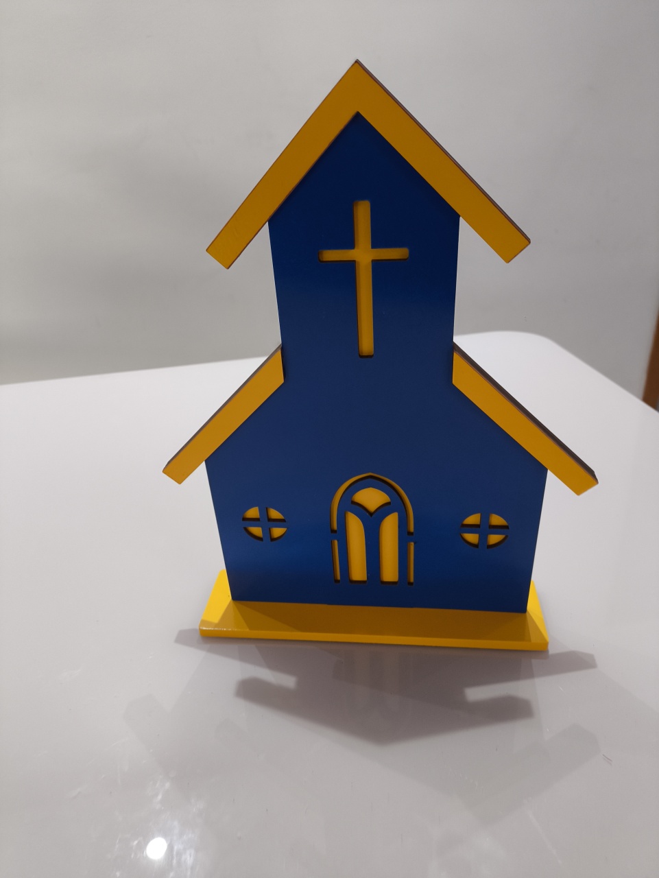 Display 3D Igreja Dois Andares Azul E Amarelo 30Cm - Baloesfeitosdesonhos 