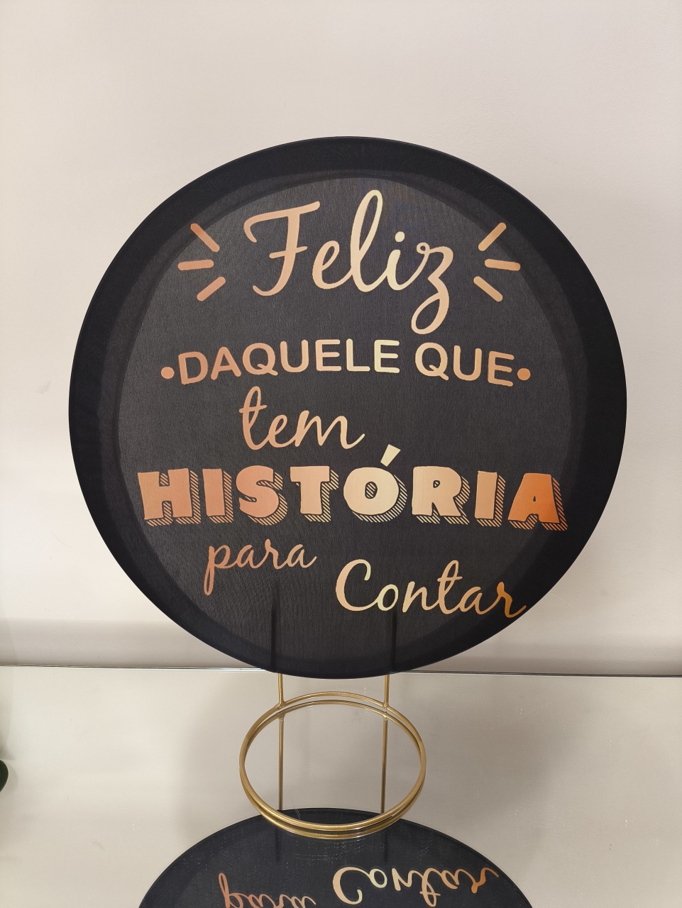 Mini Painel Feliz de Quem Tem História Para Contar 50X50 - Baloesfeitosdesonhos 