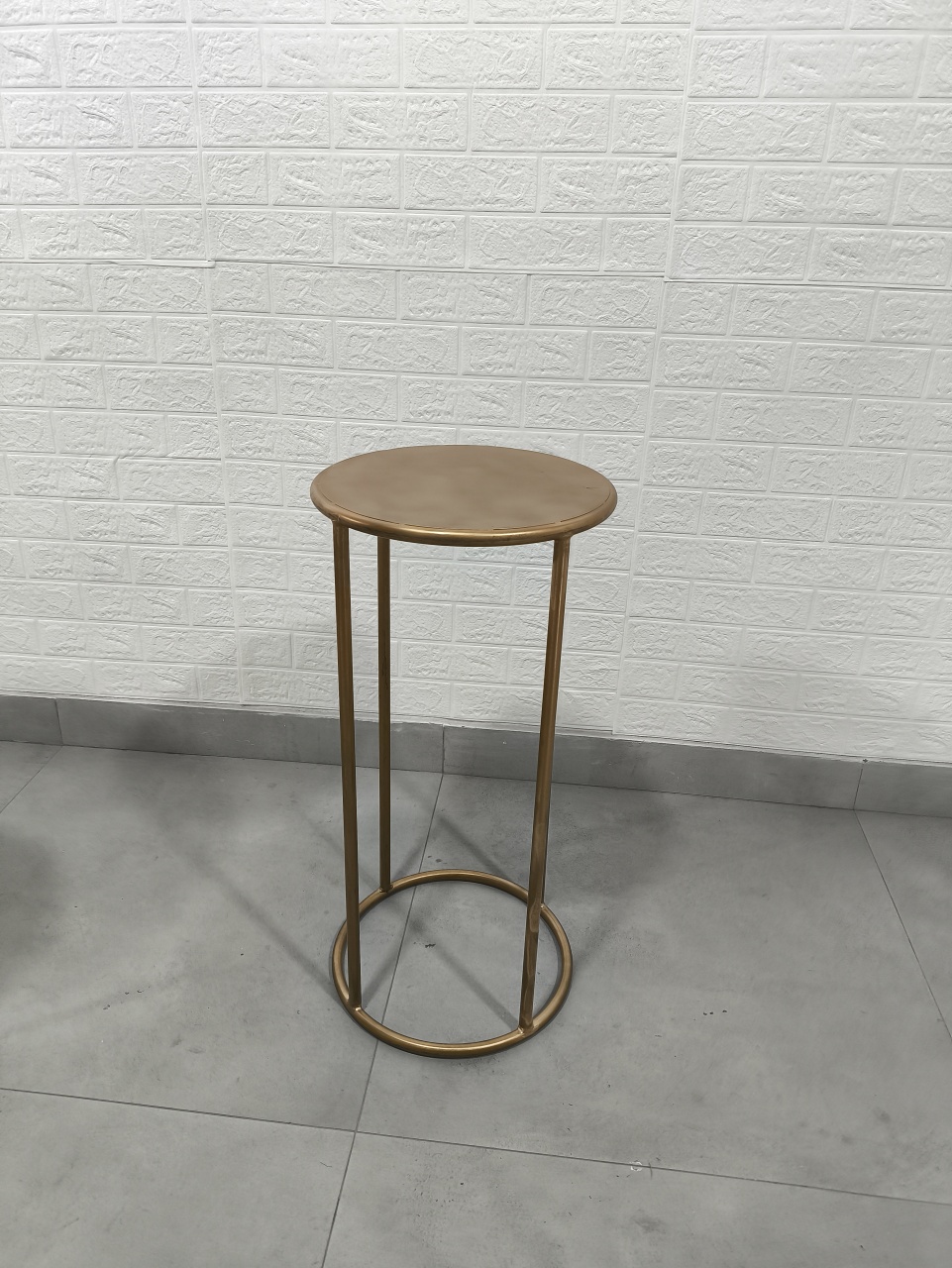 Mesa Dourado M 0.70 - Baloesfeitosdesonhos 