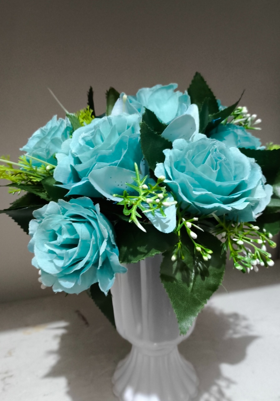 Arranjo de Flores Azul Ciano - Baloesfeitosdesonhos 