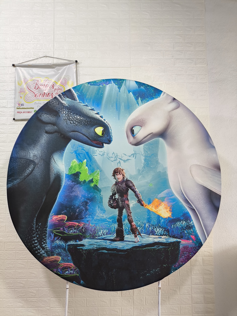 Painel 150X150 Como Treinar Seu Dragão2 Preto E Branco - Baloesfeitosdesonhos 