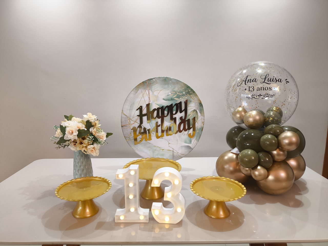 Kit Festa Na Mesa Com Bexiga Personalizada Verde Oliva E Dourado - Baloesfeitosdesonhos 
