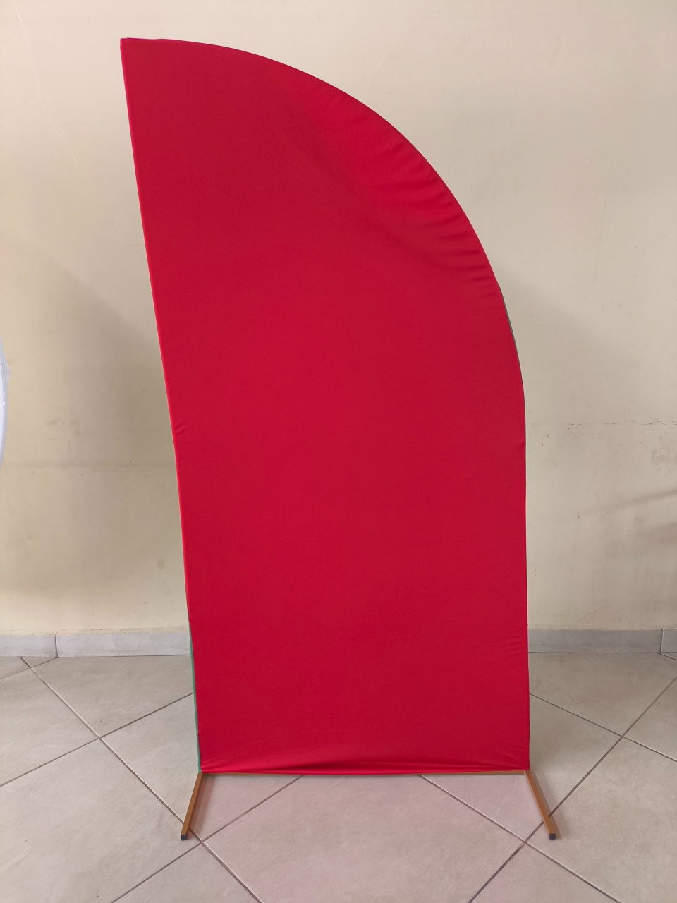 Painel Tecido Vermelho Com Verde 2X1  - Baloesfeitosdesonhos 