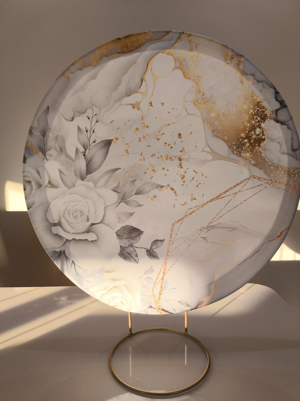 Painel de Mesa 50X50 Floral Branco Com Dourado  - Baloesfeitosdesonhos 
