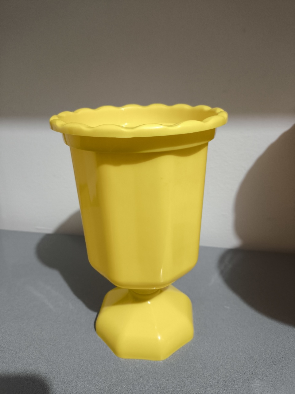 Vaso Sextavado Amarelo Gema 25 Cm - Baloesfeitosdesonhos 