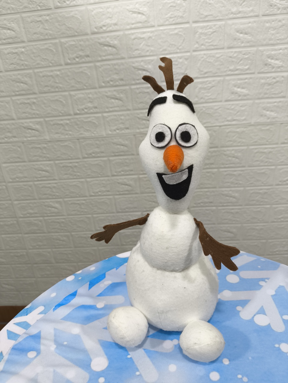 Display 3D Feltro Olaf - Baloesfeitosdesonhos 