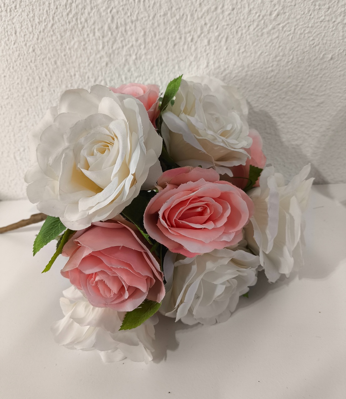 Arranjo de Rosas Brancas E Rosas  - Baloesfeitosdesonhos 