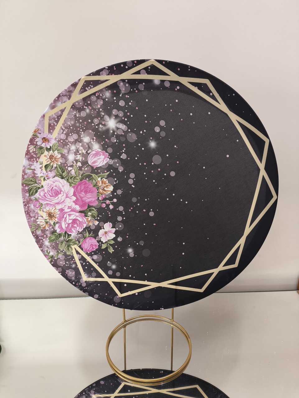 Mini Painel Preto Com Flores Rosas 50X50 - Baloesfeitosdesonhos 