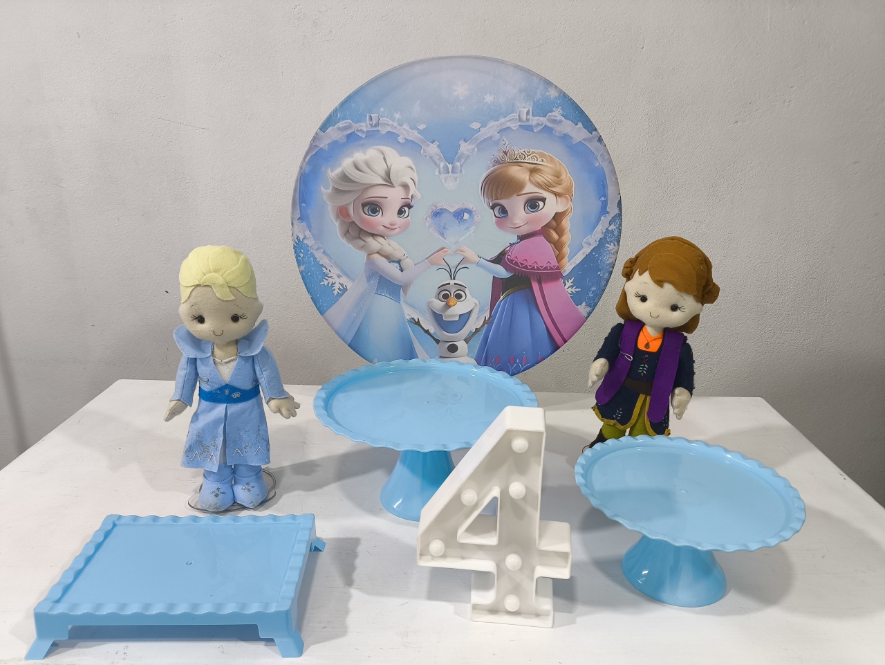 Mini Festa Na Mesa Frozen E Ana 50X50 - Baloesfeitosdesonhos 